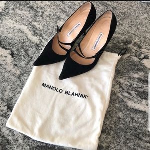 2- DAY SALE Black Suede Manolo Blahnik pumps